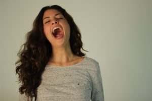 Neden Esneriz? İlginç Gerçekler ve Bilimsel Açıklamalar